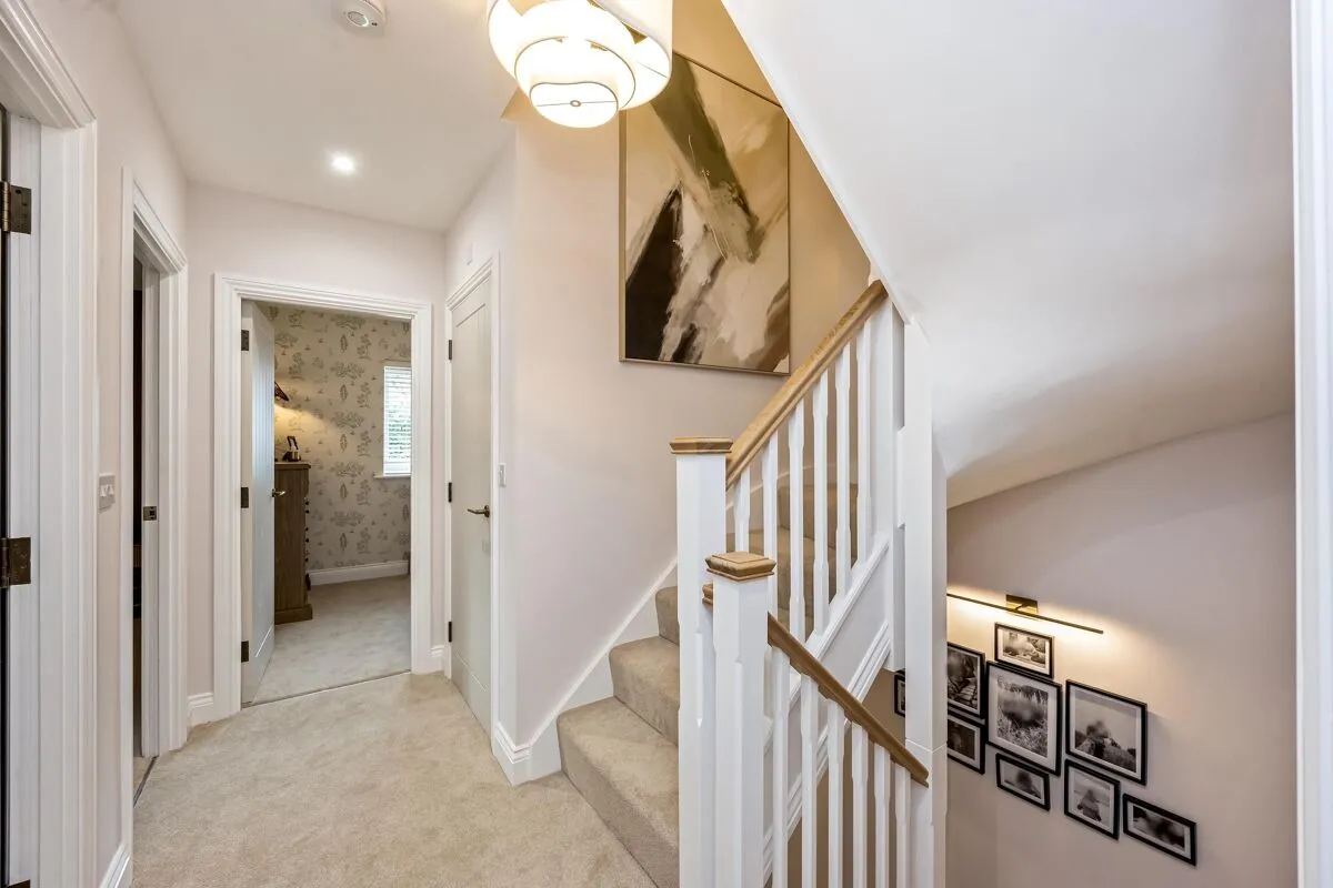 Queenbee Gardens, Weybridge, KT13, photo 9