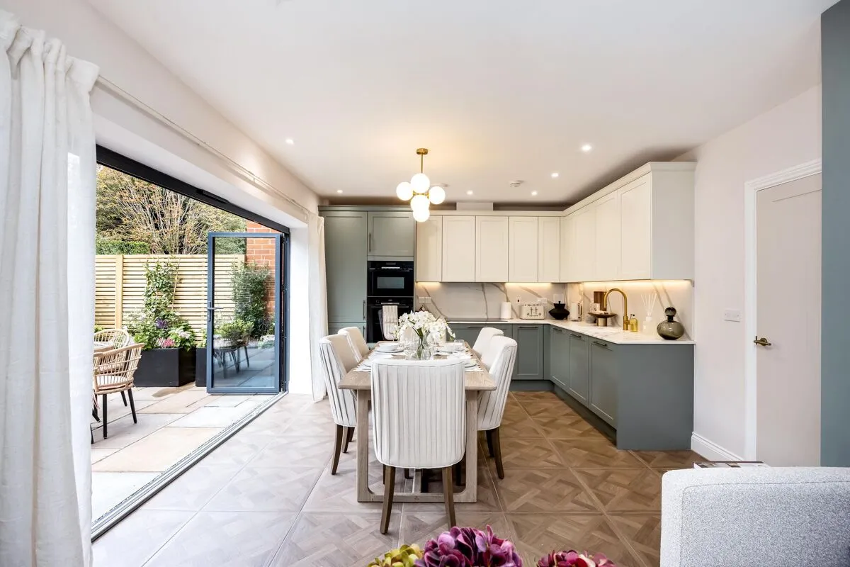 Queenbee Gardens, Weybridge, KT13, photo 7