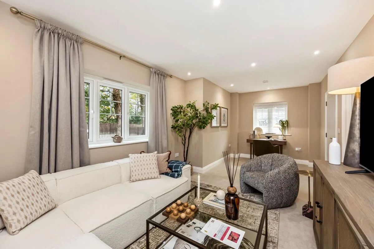 Queenbee Gardens, Weybridge, KT13, photo 2