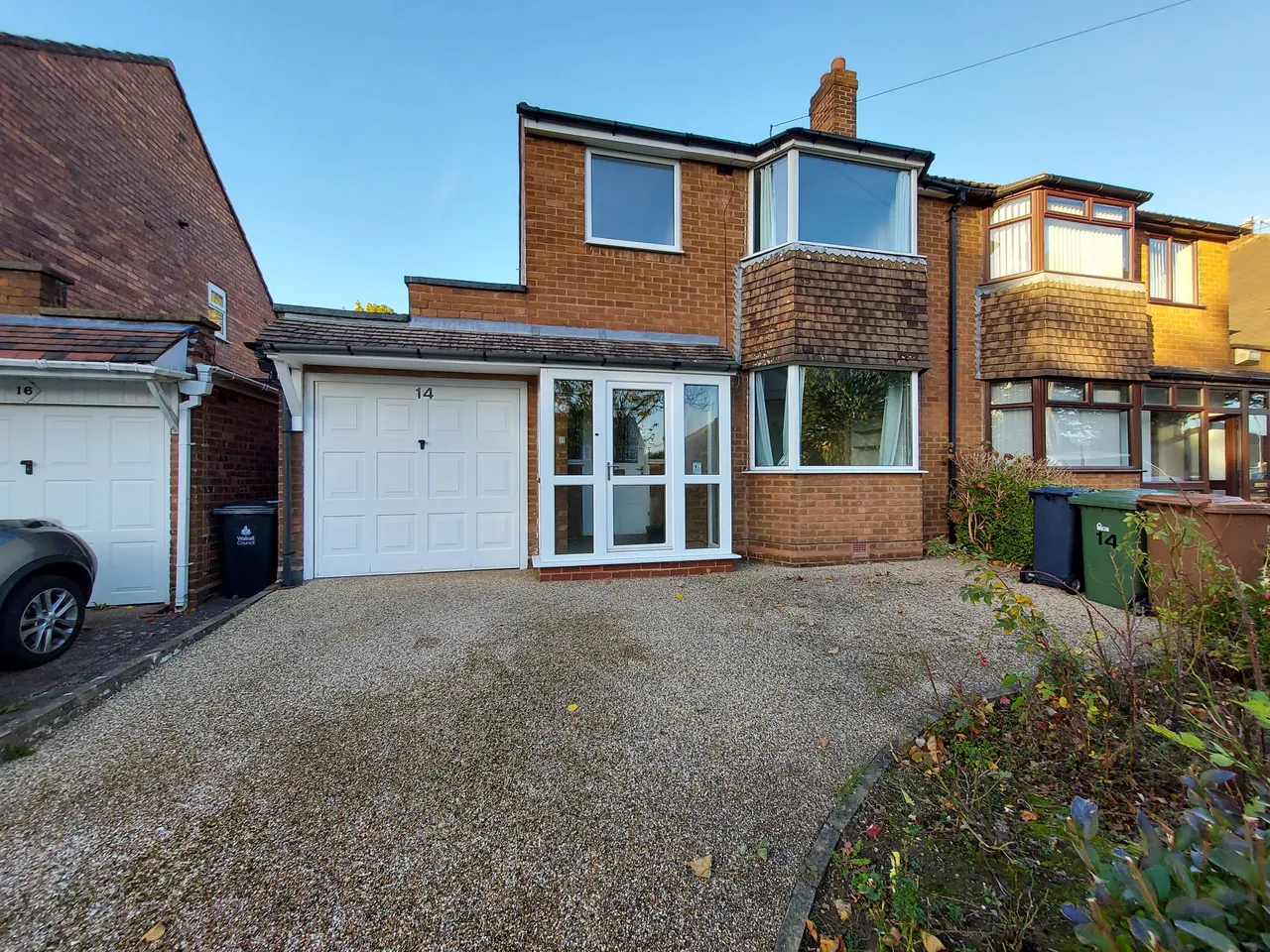 3 bed property to rent — 14 Hobart Drive, Walsall WS5 3NL