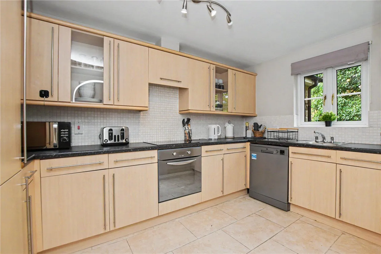 Richardshaw Lane, Pudsey, LS28, photo 3