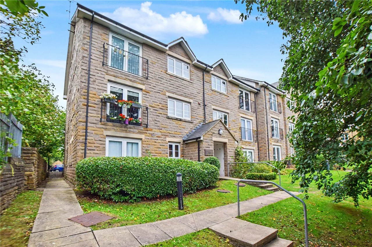 2 bed flat for sale, Richardshaw Lane, Pudsey, LS28