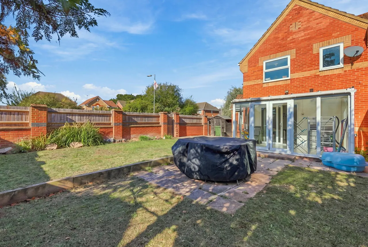 Northampton Grove, Langdon Hills, SS16, photo 10
