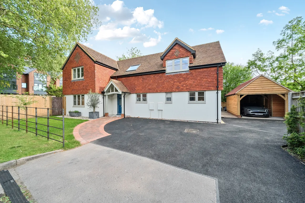 4 bed house for sale — Newstead Close, Godalming, GU7