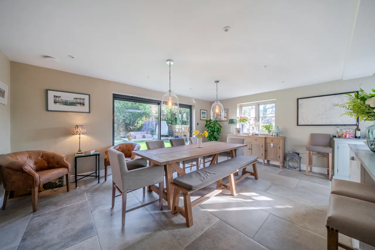 Newstead Close, Godalming, GU7, photo 6