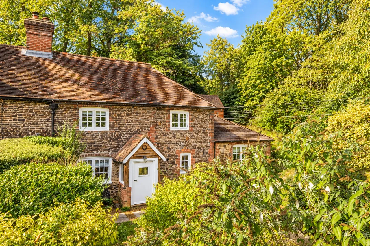 Georges Lane, Storrington, RH20, photo 12