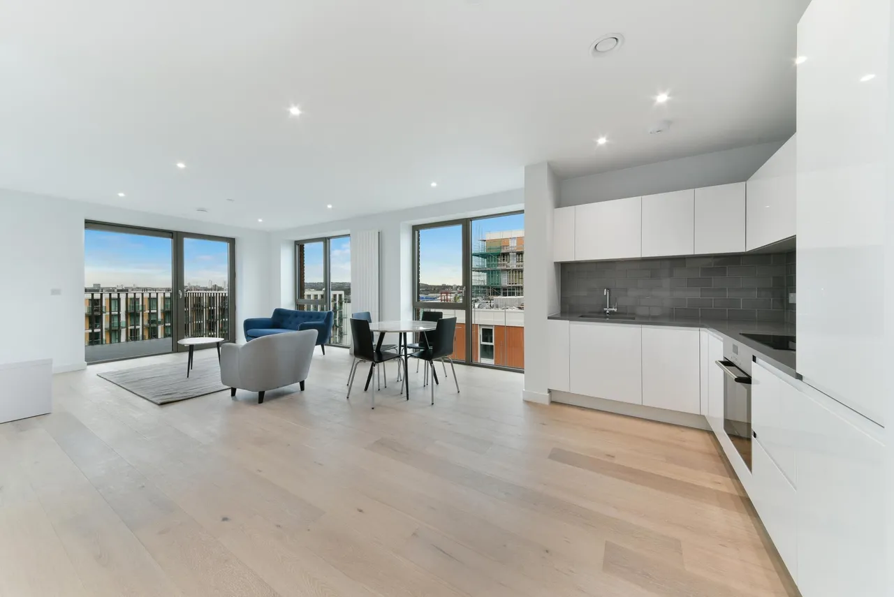 2 bed flat for sale, Royal Crest Avenue, London, E16