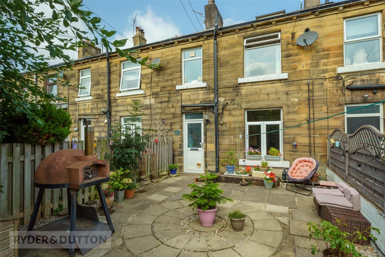 4 bed house for sale, New Mill Road, Honley, HD9
