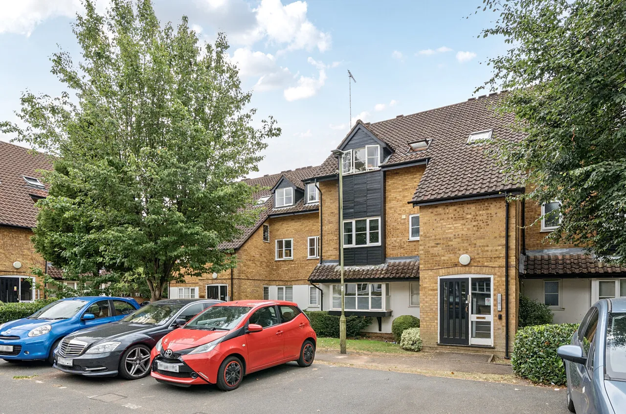 flat for sale — Boleyn Way, Barnet, EN5 5JS