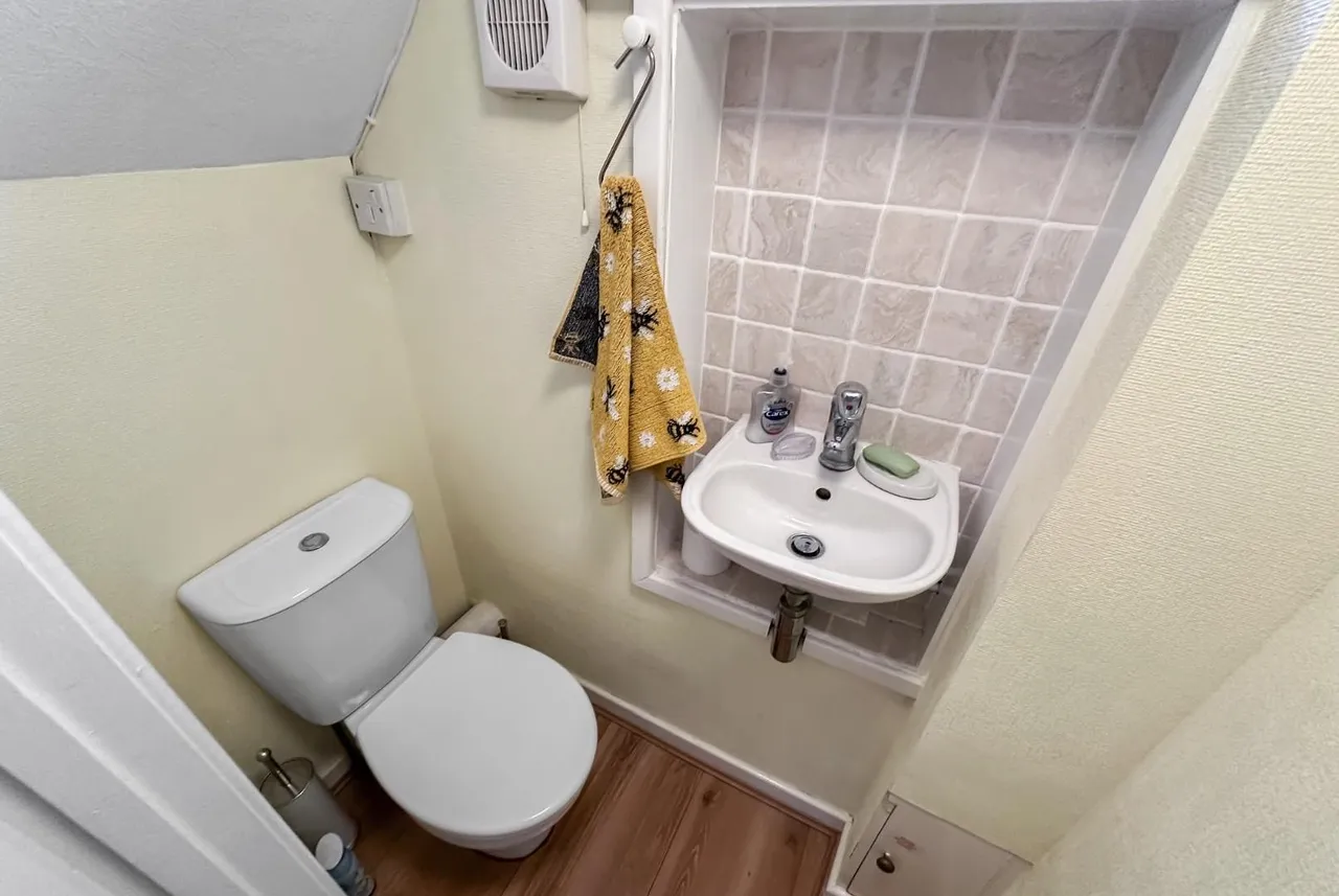 Alexander Drive, Timperley, Cheshire WA15 6NH, photo 9