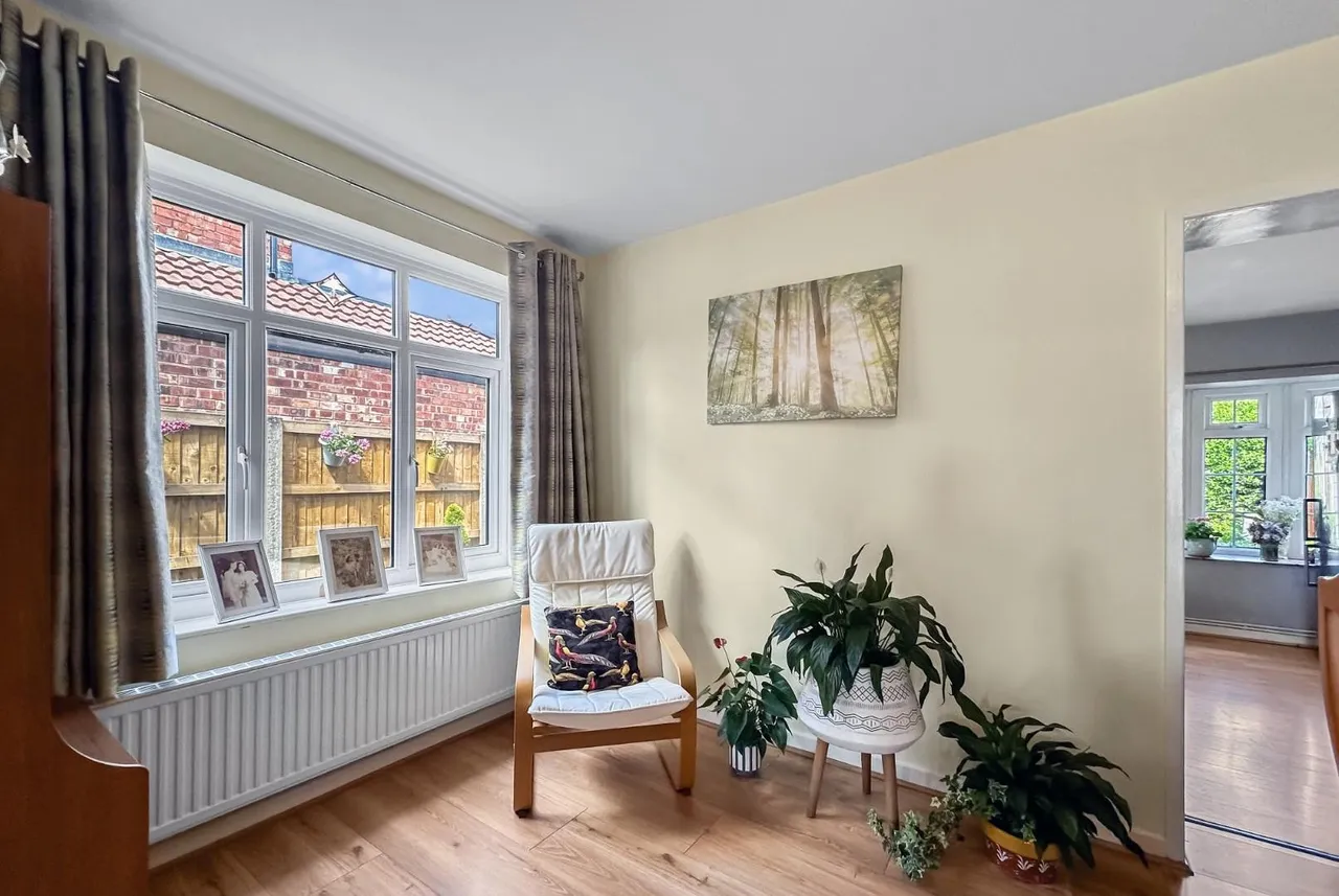 Alexander Drive, Timperley, Cheshire WA15 6NH, photo 18