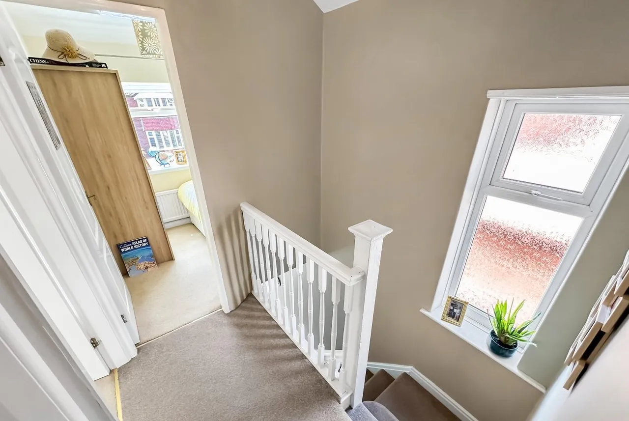 Alexander Drive, Timperley, Cheshire WA15 6NH, photo 20