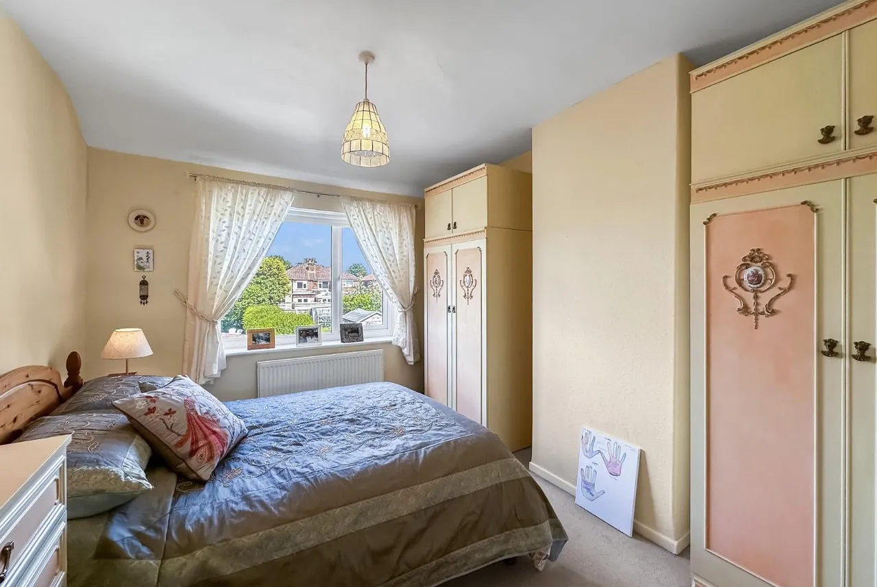 Alexander Drive, Timperley, Cheshire WA15 6NH, photo 11