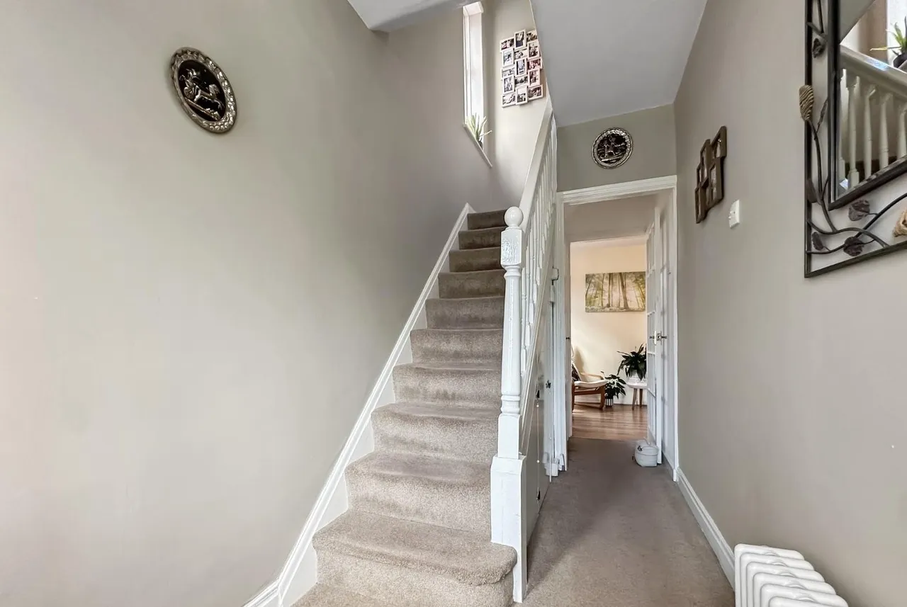 Alexander Drive, Timperley, Cheshire WA15 6NH, photo 14