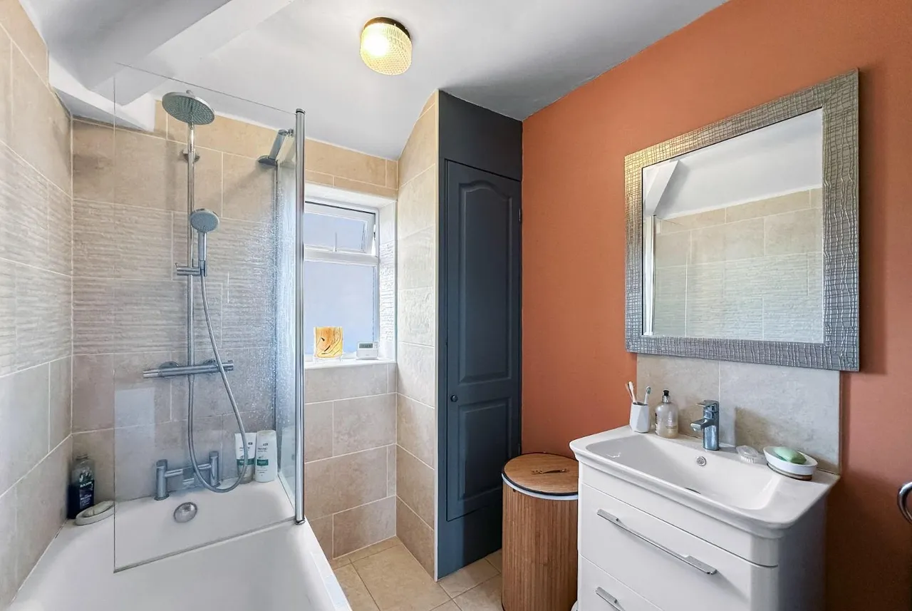 Alexander Drive, Timperley, Cheshire WA15 6NH, photo 22