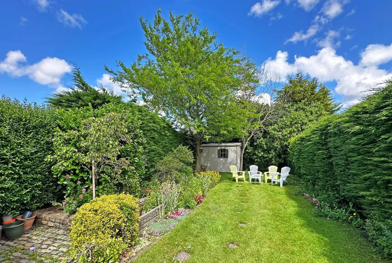 Alexander Drive, Timperley, Cheshire WA15 6NH, photo 6