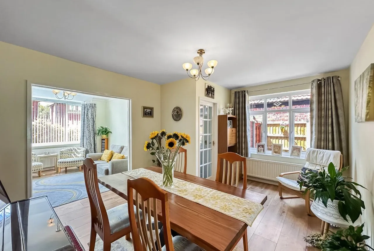 Alexander Drive, Timperley, Cheshire WA15 6NH, photo 7