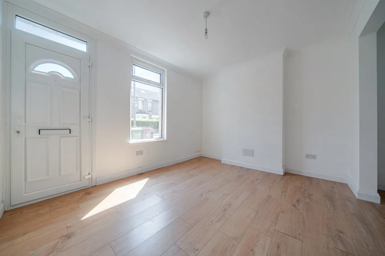 Manor Road, DA8, photo 13