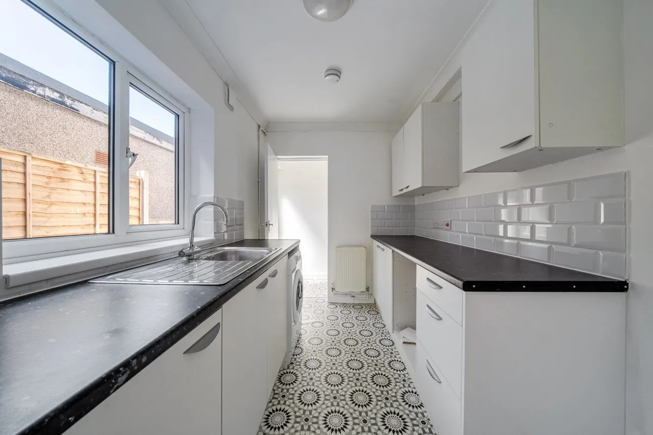 Manor Road, DA8, photo 5