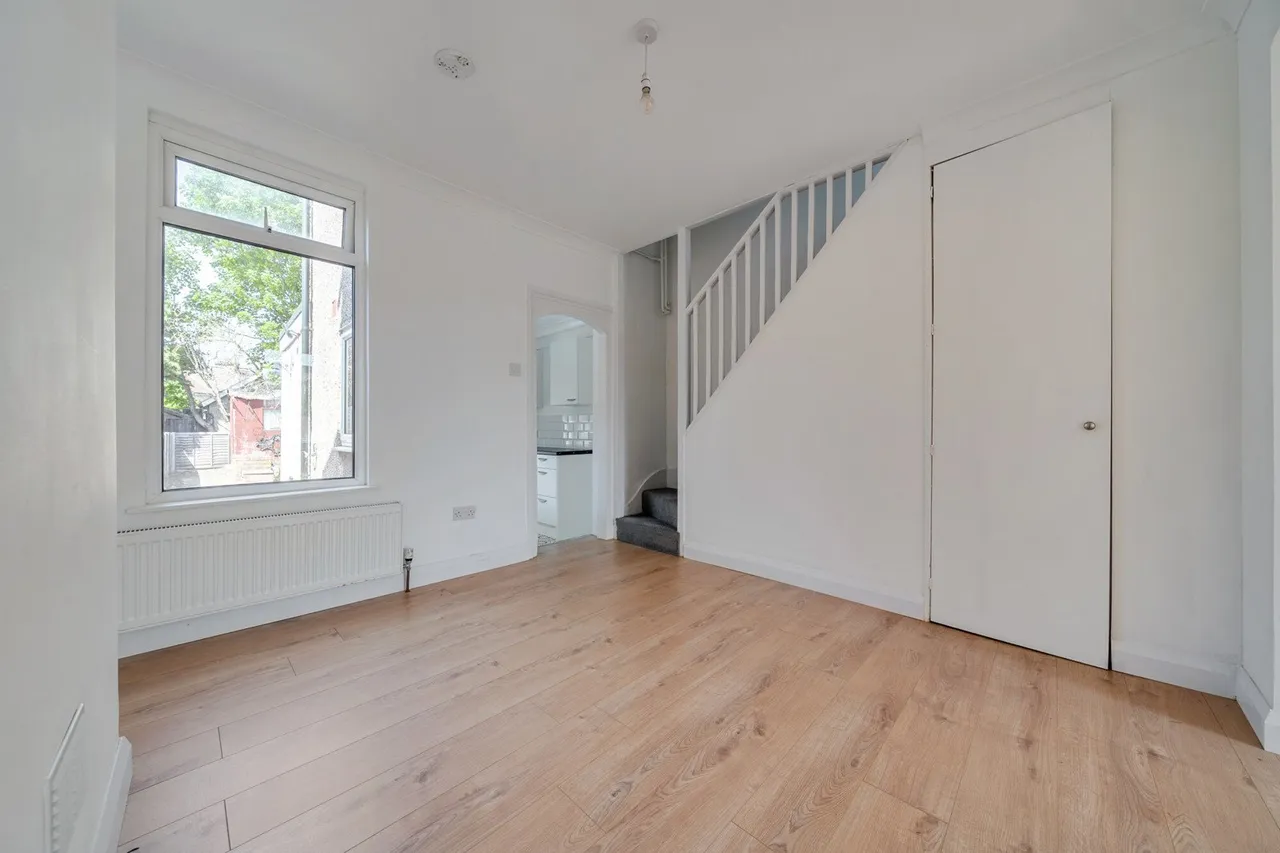 Manor Road, DA8, photo 15