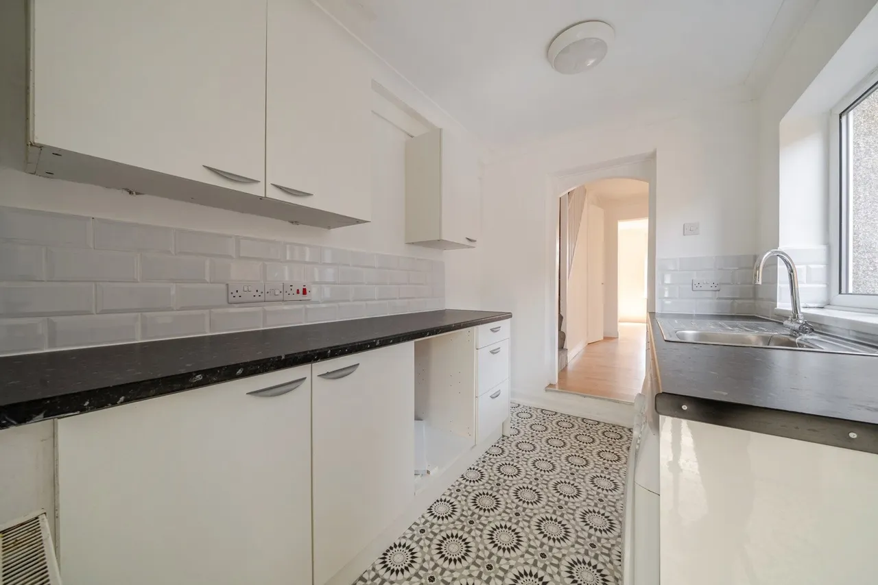 Manor Road, DA8, photo 16
