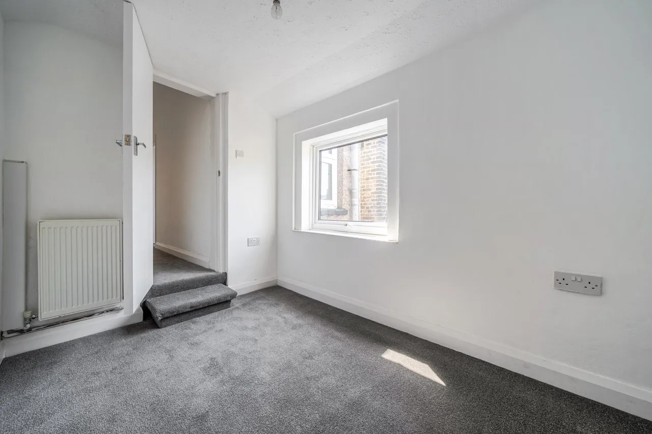 Manor Road, DA8, photo 10