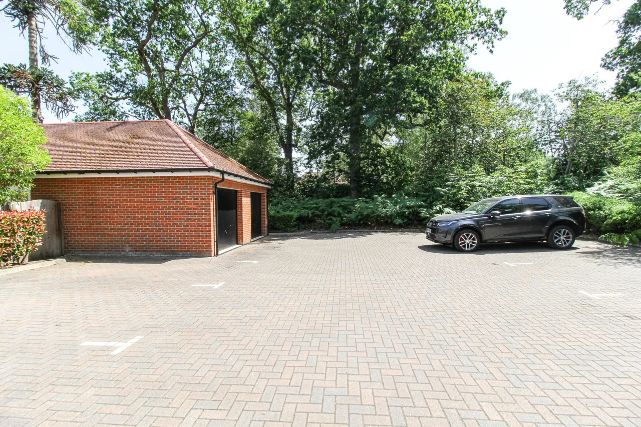 Copse Close, Fleet, GU51 1FA, photo 13