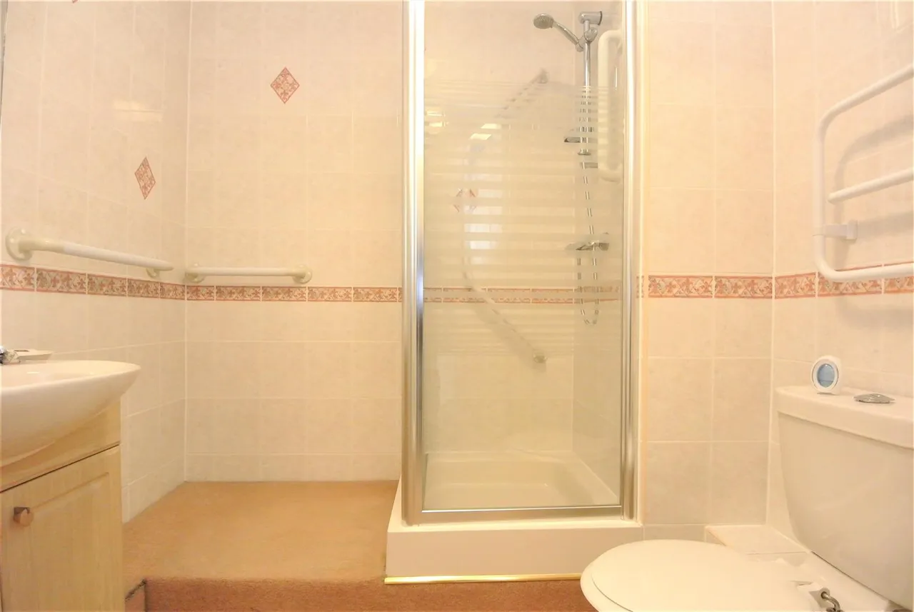 Parkland Grove, Ashford, Surrey, TW15 2GA, photo 7