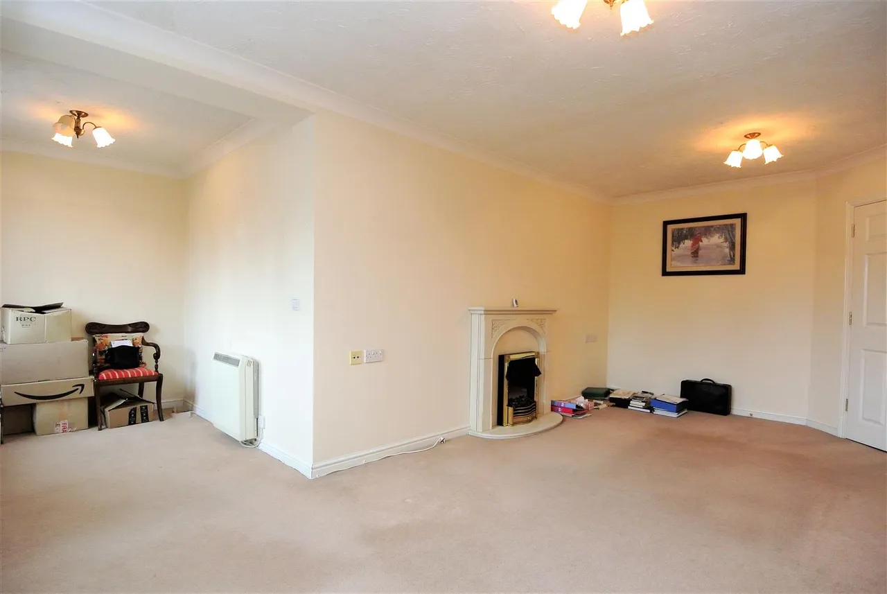 Parkland Grove, Ashford, Surrey, TW15 2GA, photo 4