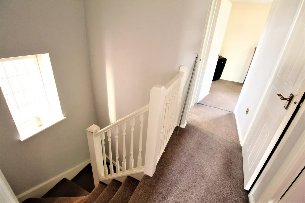 Diamond Close, Grays, Essex, RM16 6PU, photo 9