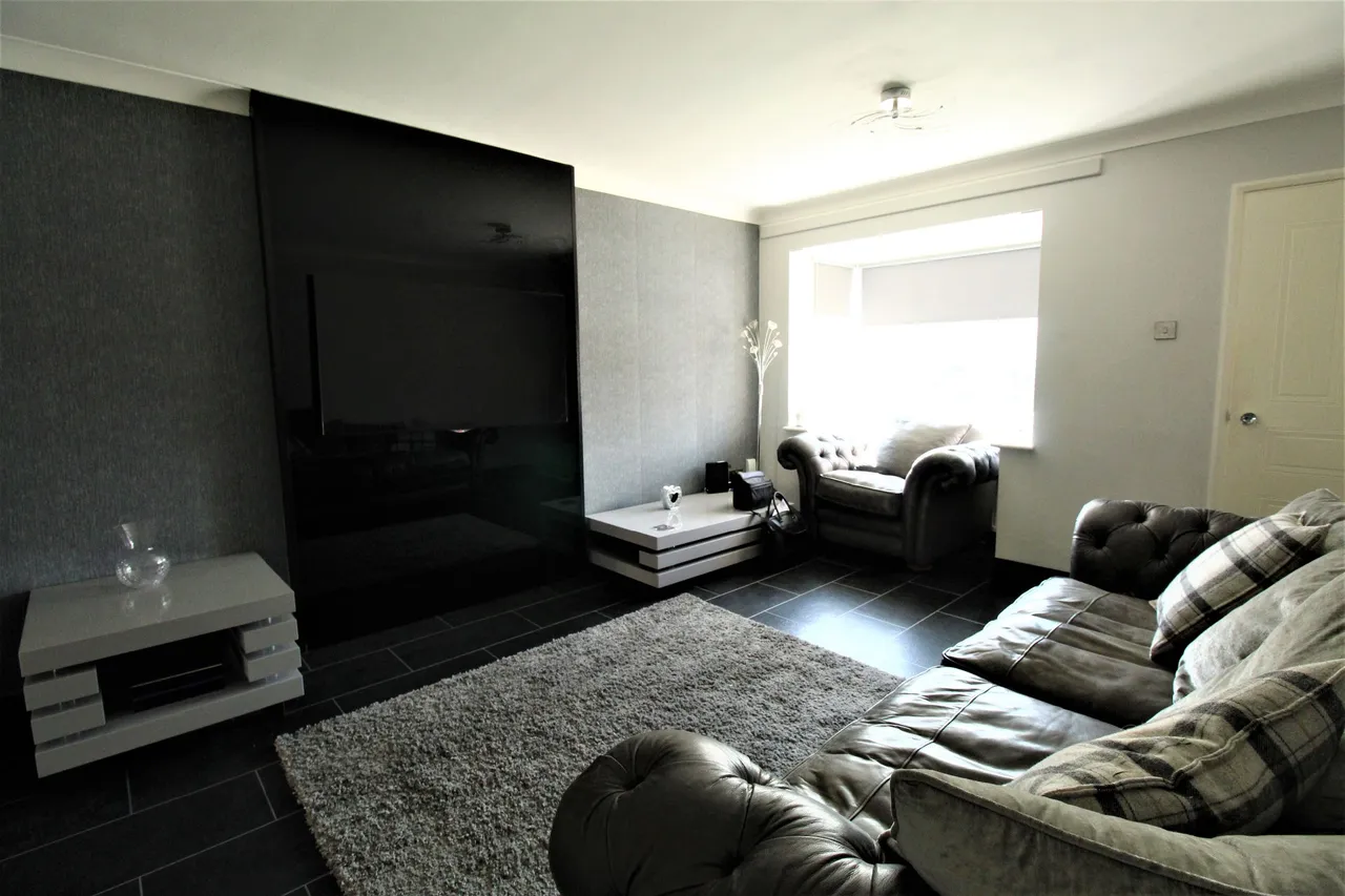 Diamond Close, Grays, Essex, RM16 6PU, photo 3