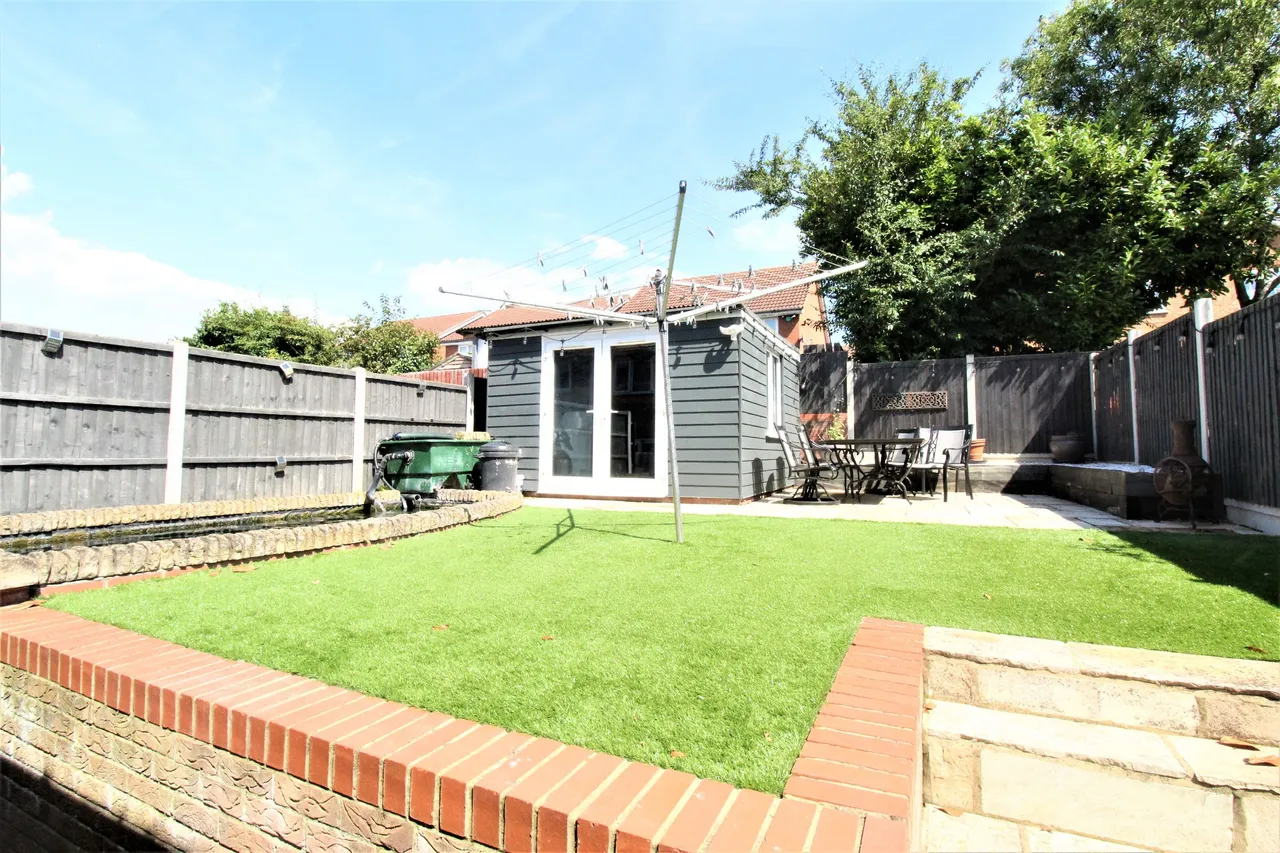Diamond Close, Grays, Essex, RM16 6PU, photo 11