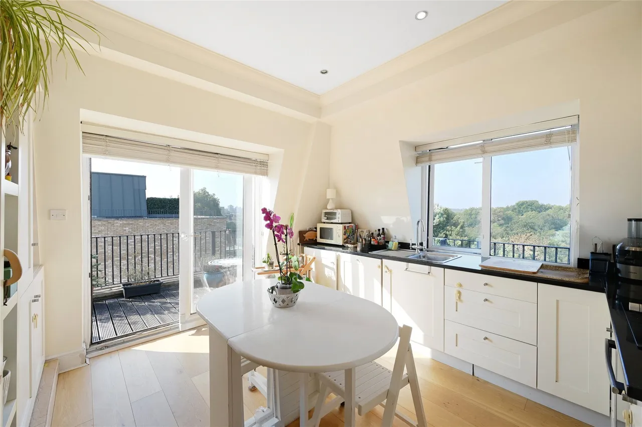 Parkview Court, 38 Fulham High Street, Fulham, London, SW6, photo 2