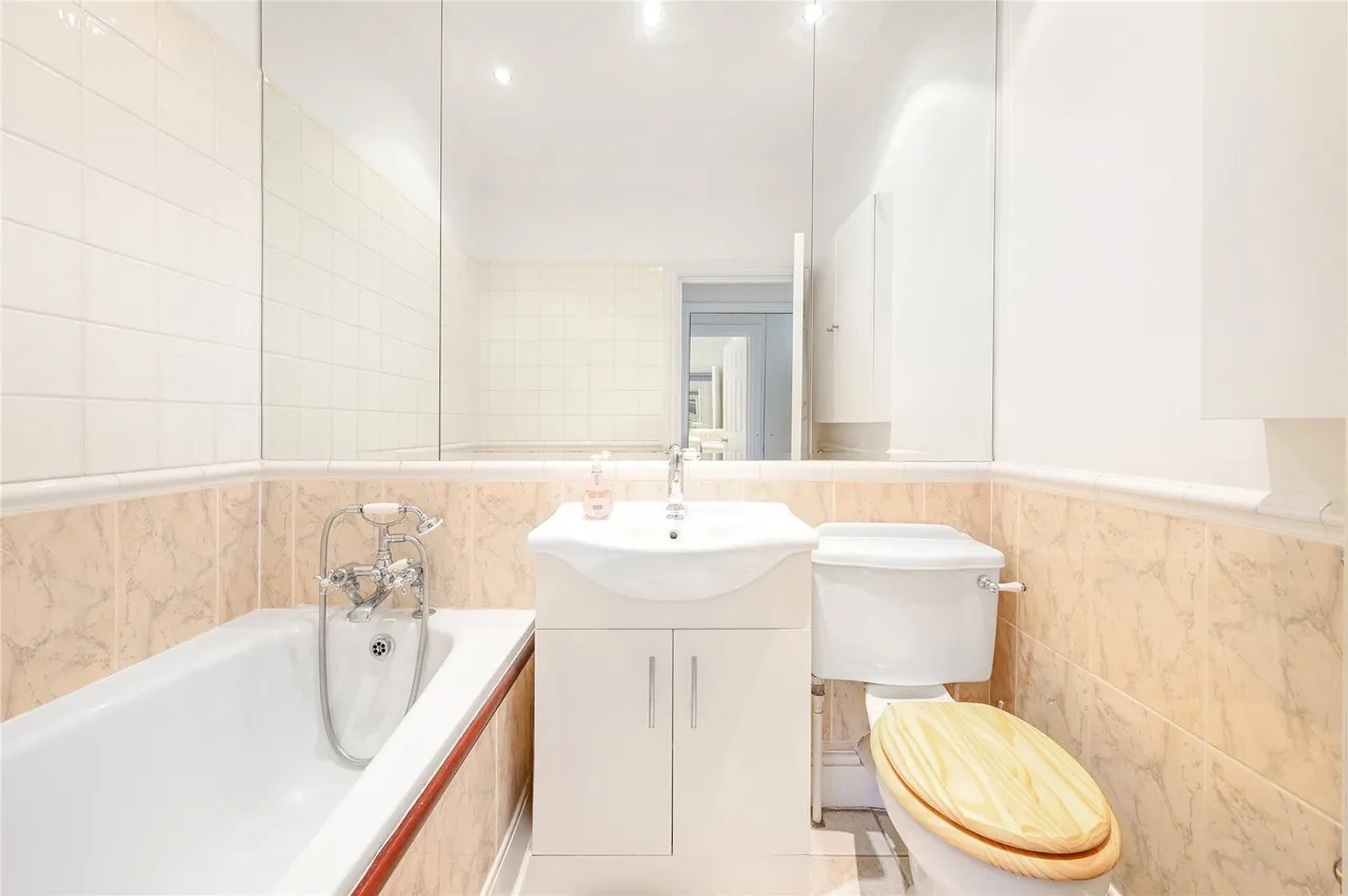 Parkview Court, 38 Fulham High Street, Fulham, London, SW6, photo 17