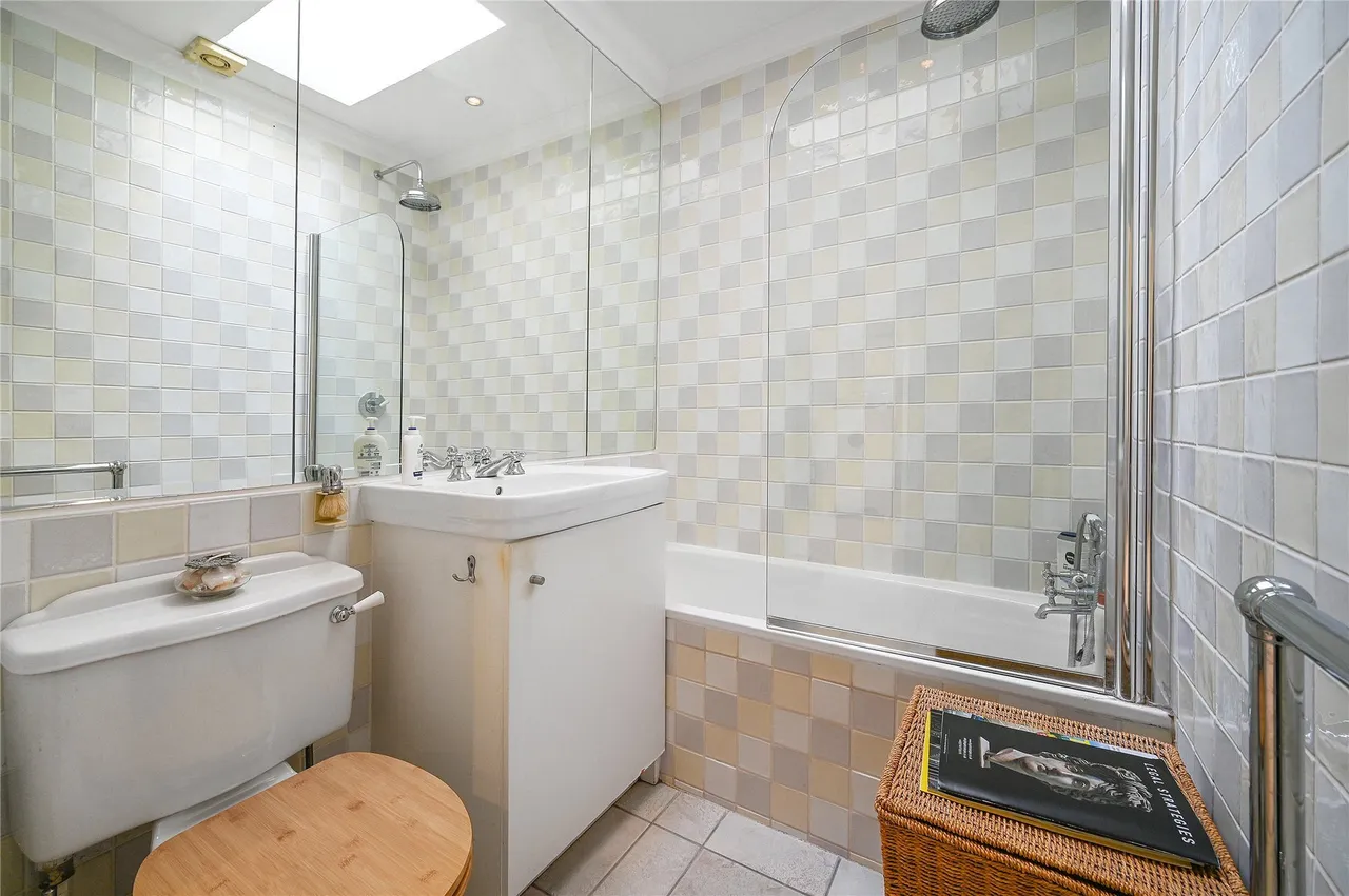 Parkview Court, 38 Fulham High Street, Fulham, London, SW6, photo 13