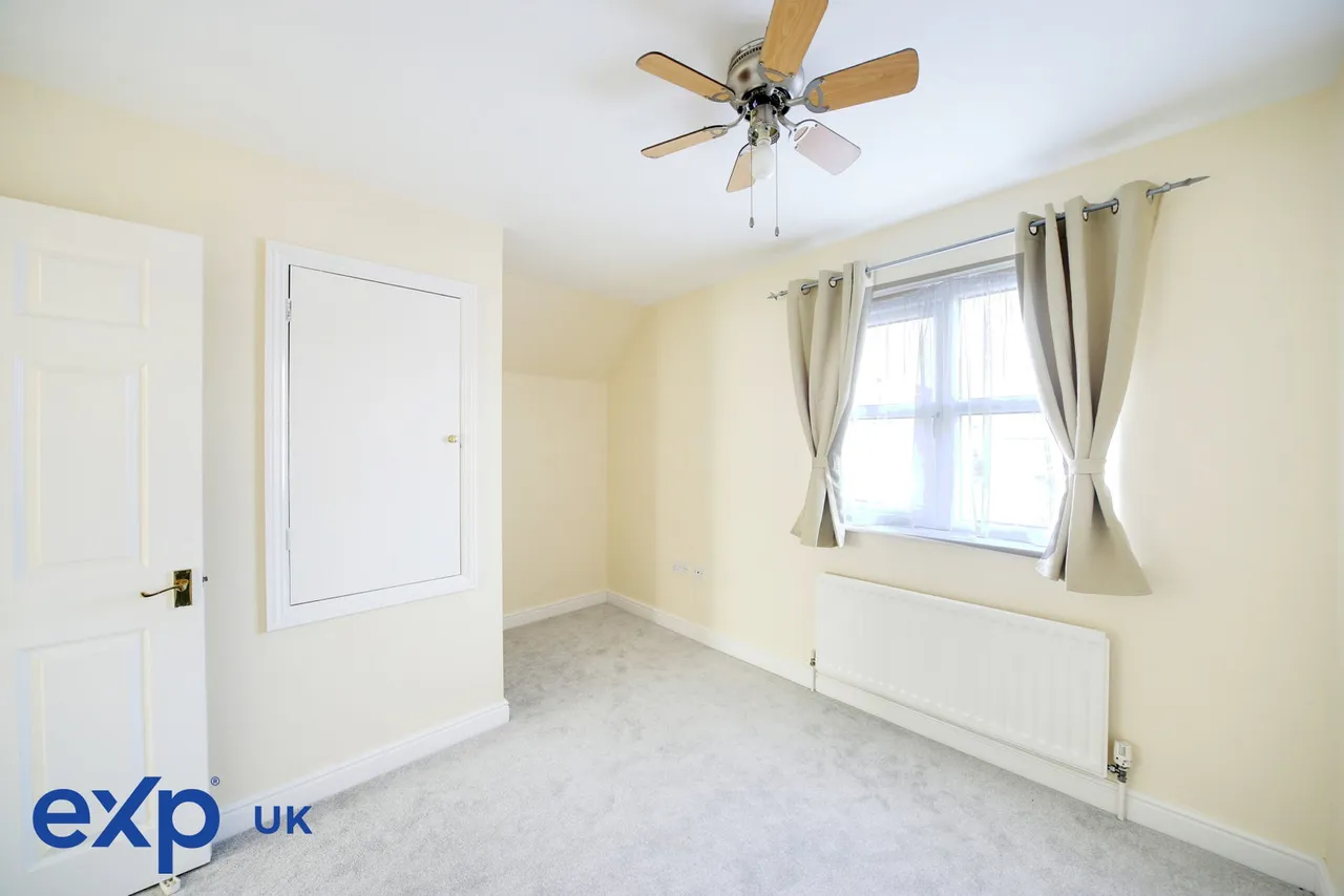 Atlantis Close, Barking, IG11 0GH, photo 9