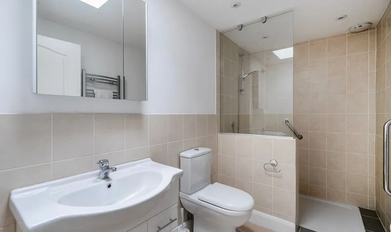 Ewell Downs Road, Epsom, KT17, photo 12