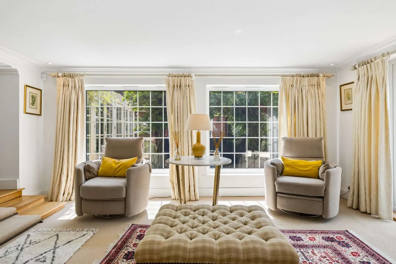 Goose Rye Road, Worplesdon, Guildford, GU3 3RJ, photo 9