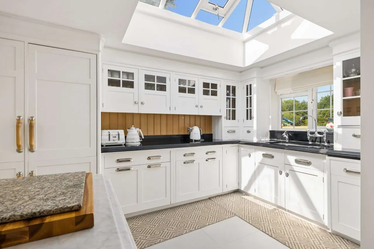 Goose Rye Road, Worplesdon, Guildford, GU3 3RJ, photo 10