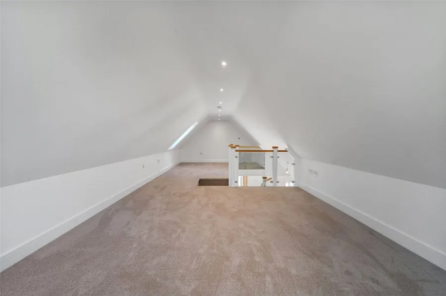 with 4 bedrooms in South End, Perry Green, SG10, photo 15