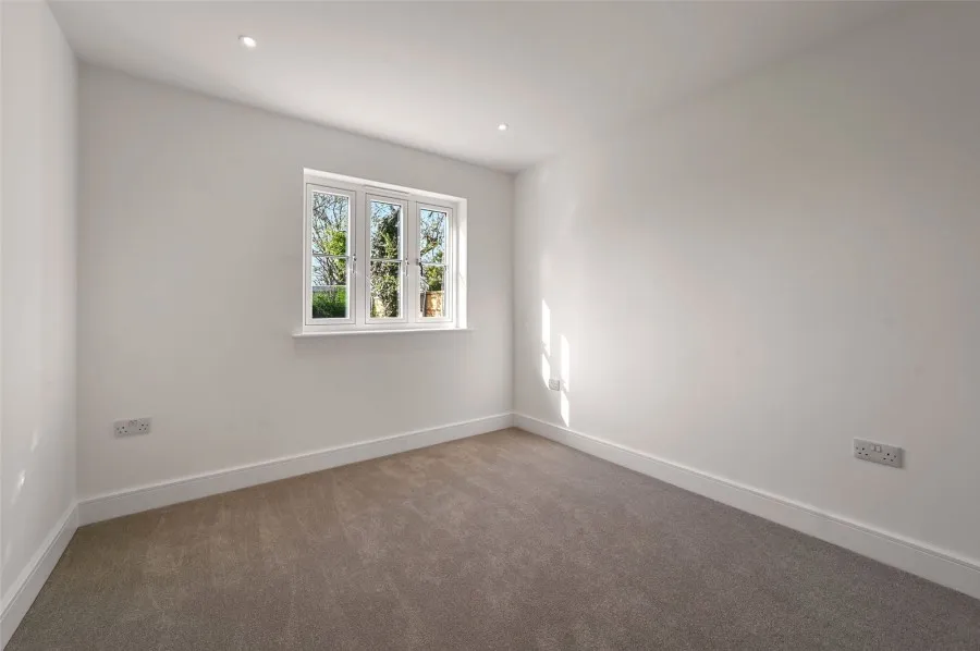 with 4 bedrooms in South End, Perry Green, SG10, photo 14