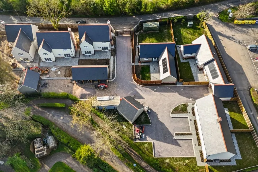with 4 bedrooms in South End, Perry Green, SG10, photo 16