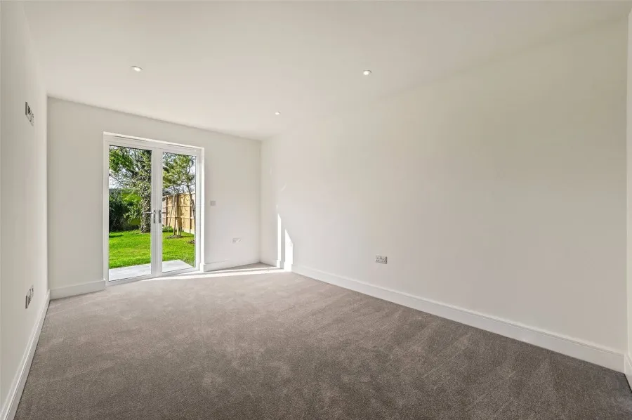 with 4 bedrooms in South End, Perry Green, SG10, photo 5
