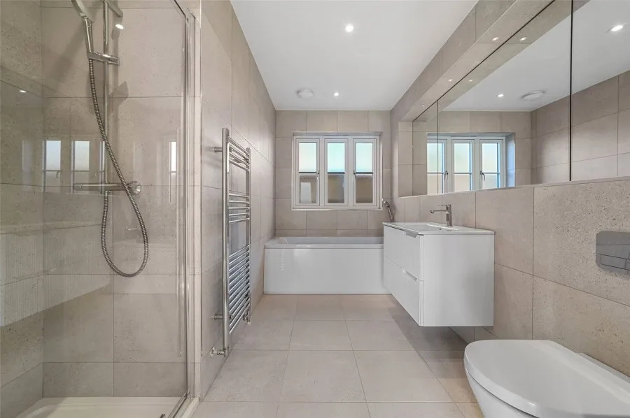 with 4 bedrooms in South End, Perry Green, SG10, photo 7