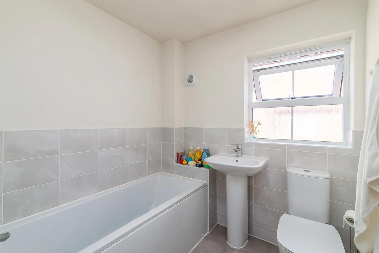 Benson Close, Burnham-On-Crouch, CM0, photo 12