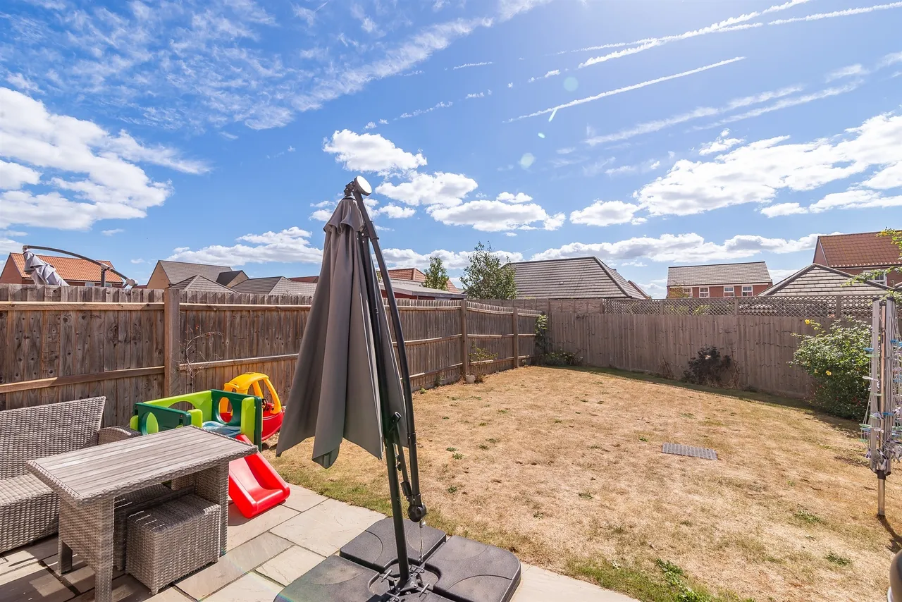 Benson Close, Burnham-On-Crouch, CM0, photo 13