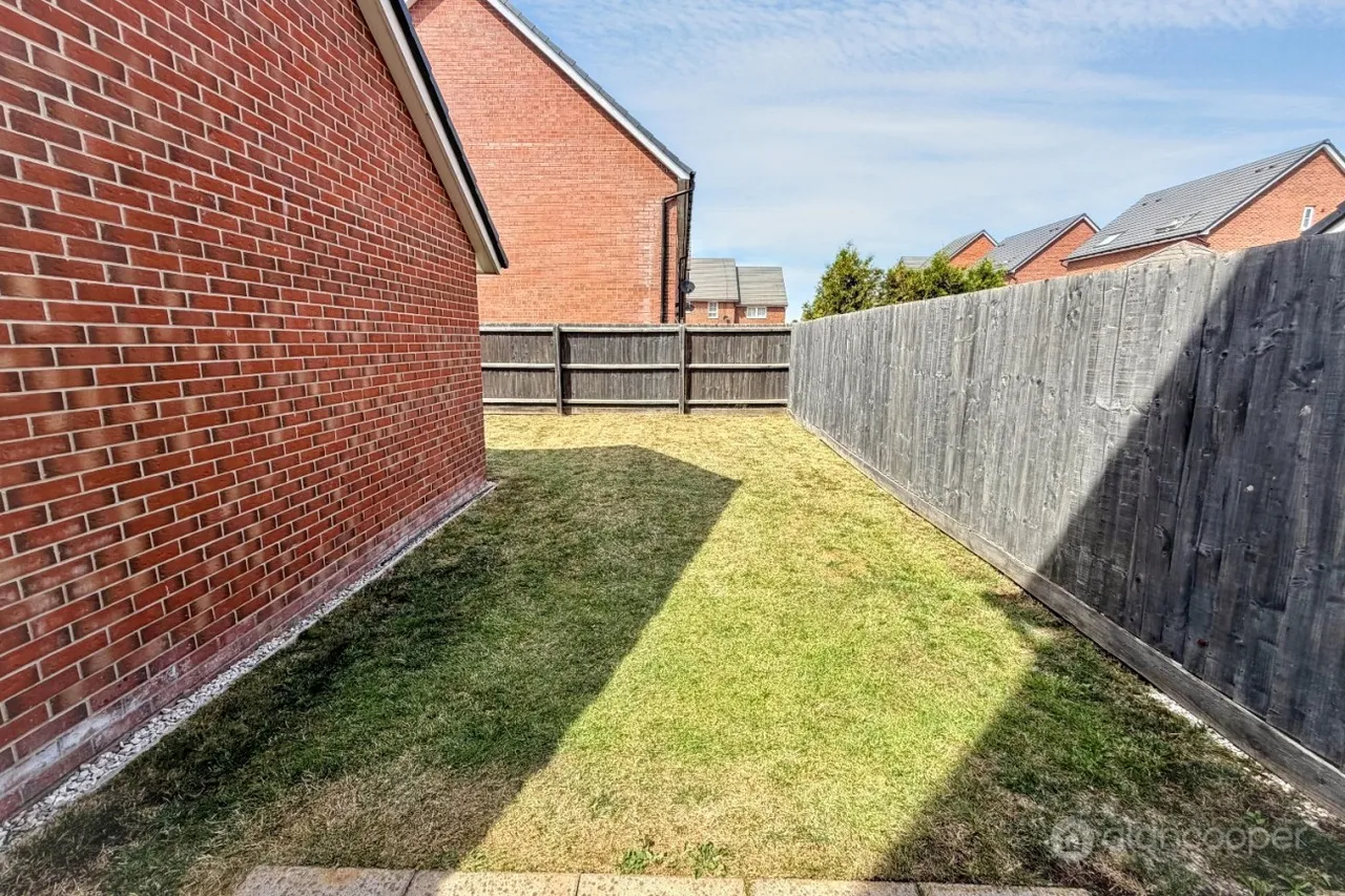 Topiary Road, St James Gate, CV10, photo 19