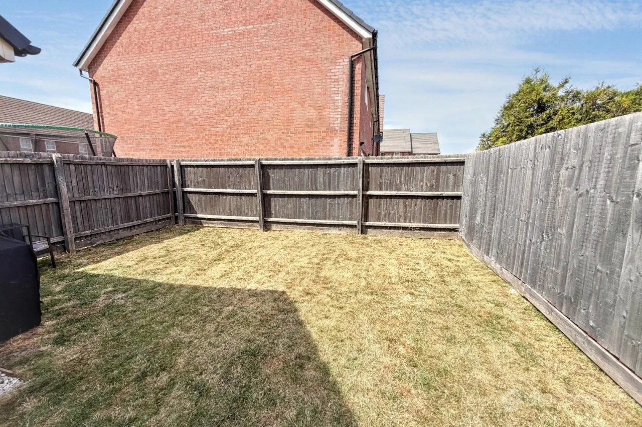 Topiary Road, St James Gate, CV10, photo 18