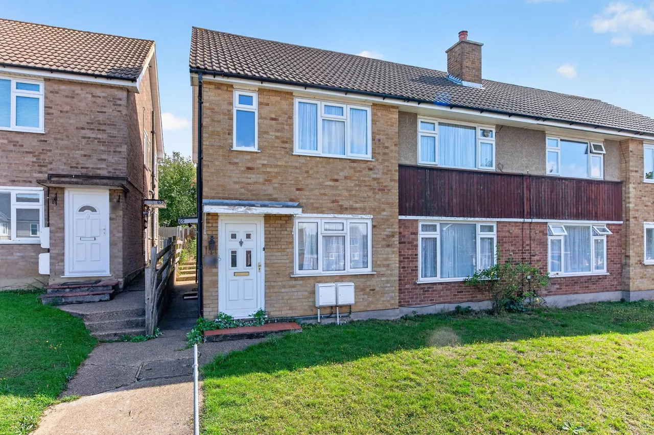 2 bed flat for sale, Boundary Road, Upminster, RM14