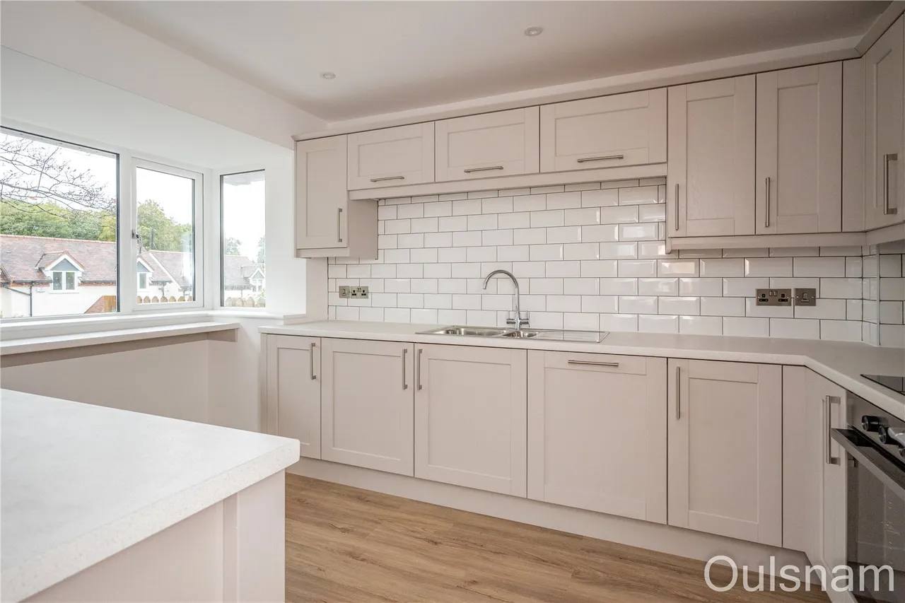 Dodford Road, Bournheath, Bromsgrove, Worcestershire, B61 9JP, photo 2